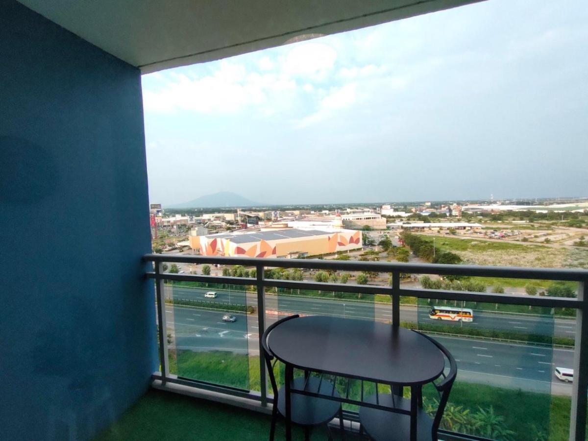 The Aces Crib At Azure North Pampanga Aparthotel Exterior foto